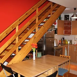 https://sunny-two-story-apartment-kyje.praguehotelsweb.com